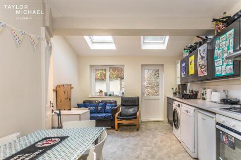 Dining / Living Room