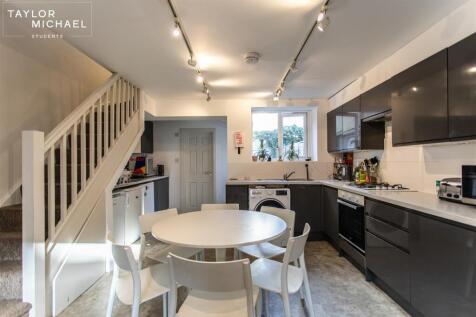 Kitchen / Living Room