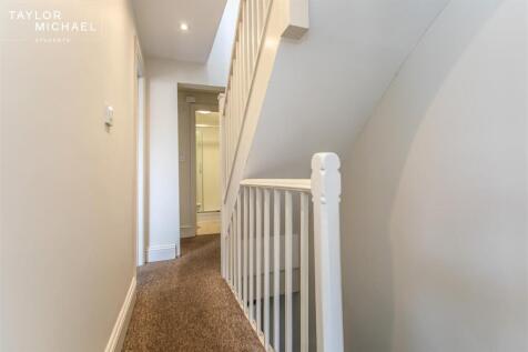 36 Coombe Terrace-19.jpg