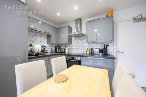 Kitchen / Living Room