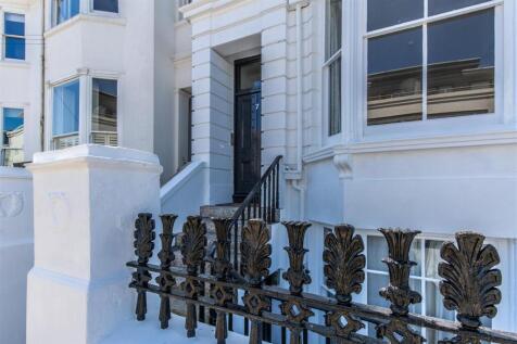 6-7 Powis Square-13.jpg