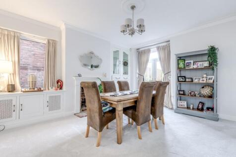 Siting/Dining Room