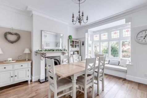 Sitting/Dining room