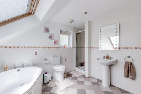 En-suite - Bedroom 3