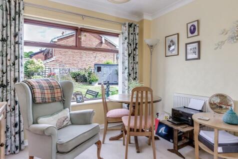 Sitting/Dining room