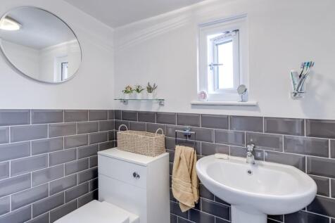 1st Floor Bathroom