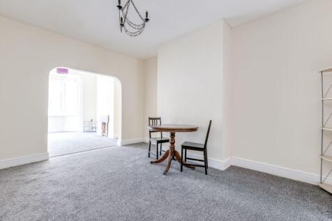 Sitting/Dining Room