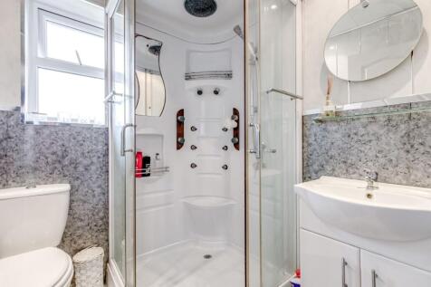 Ensuite Shower room