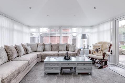 Sun room/Family room
