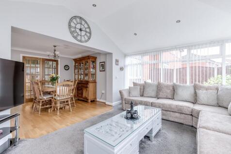 Sun room/Family room