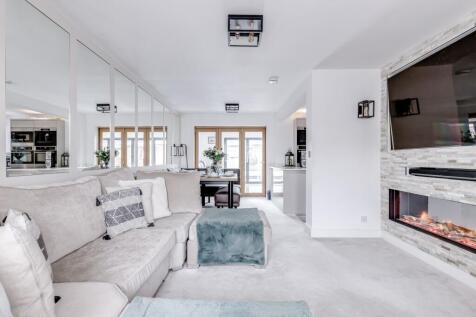Sitting/Dining Room