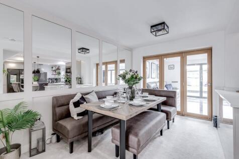 Sitting/Dining Room