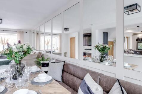 Sitting/Dining Room