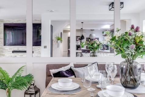Sitting/Dining Room