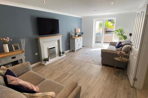 Living Room.jpg