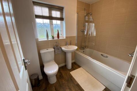 Family Bathroom.jpg