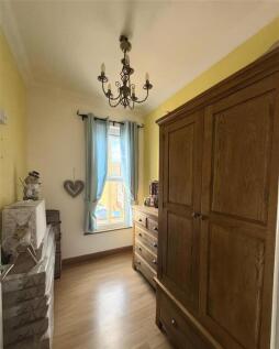 Bedroom 4.jpg