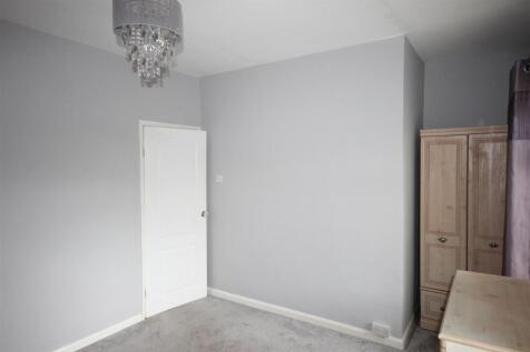 Front Bedroom 3.jpg