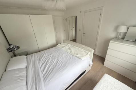bed2.jpg