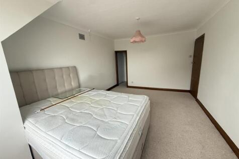 bed2.jpg