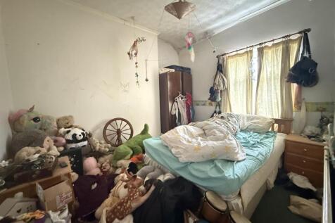 bed2.jpg