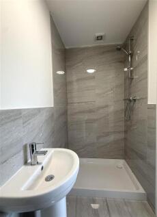 ensuite.jpg