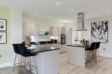 Space to cook, dine and entertain with a handy utility room