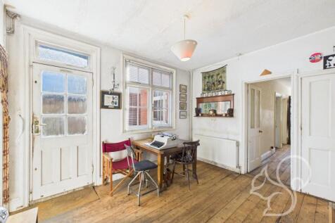 CAM05287G0-PR0007-STILL032.jpg
