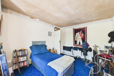 CAM05287G0-PR0007-STILL004.jpg