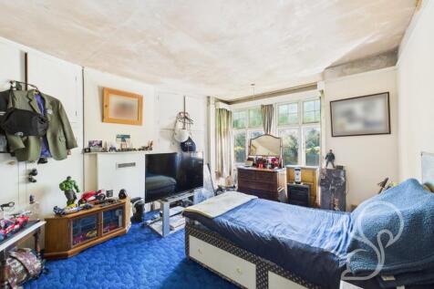 CAM05287G0-PR0007-STILL002.jpg