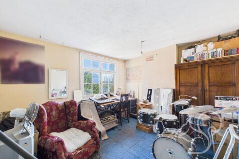 CAM05287G0-PR0007-STILL005.jpg