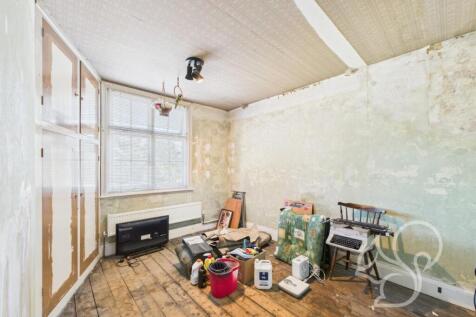 CAM05287G0-PR0007-STILL016.jpg