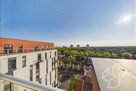 CAM05287G0-PR0039-STILL017.jpg