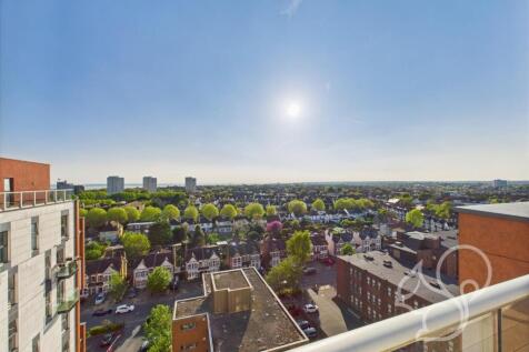 CAM05287G0-PR0039-STILL019.jpg