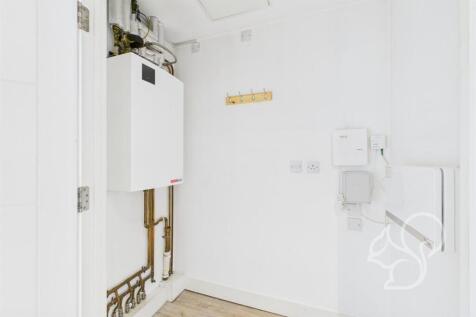 CAM05287G0-PR0121-STILL008.jpg