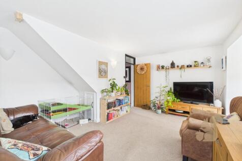 CAM05287G0-PR0122-STILL019.jpg