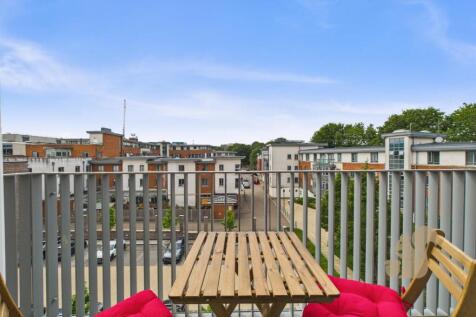 CAM05287G0-PR0129-STILL020.jpg