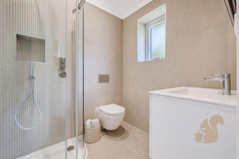 En Suite - Plot 2 The Meadows.jpg
