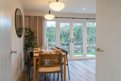 Hall/Kitchen 