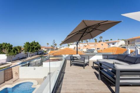 Modern Roof Terrace