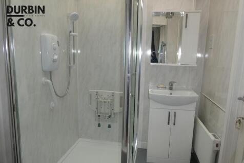 GROUND FLOOR SHOWER ROOM