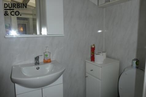 GROUND FLOOR SHOWER ROOM