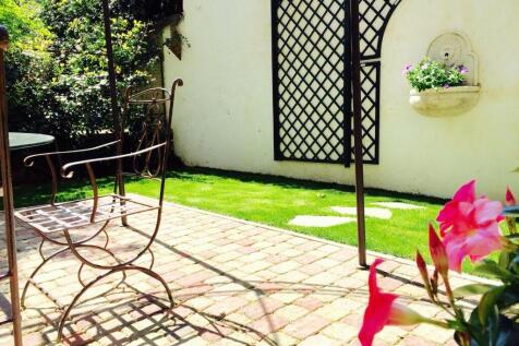 Private garden 