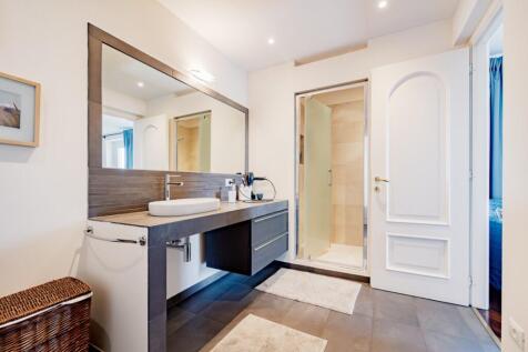 Property Image 100