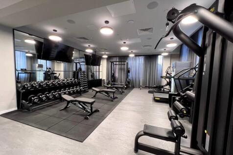 24/7 gym