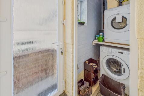 Side Entry and WC / Utility Room