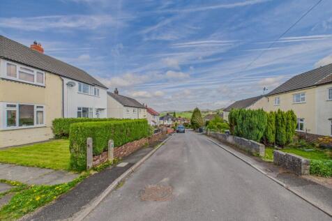 Park Crescent, Furness Vale - Setting