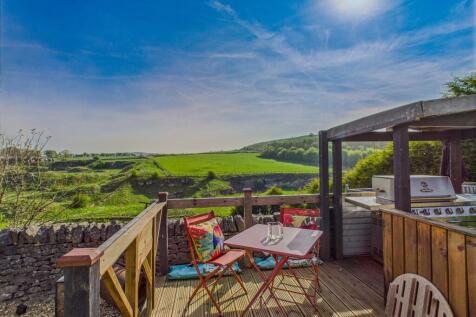 Rear Garden - Al Fresco Cooking and Dining Area