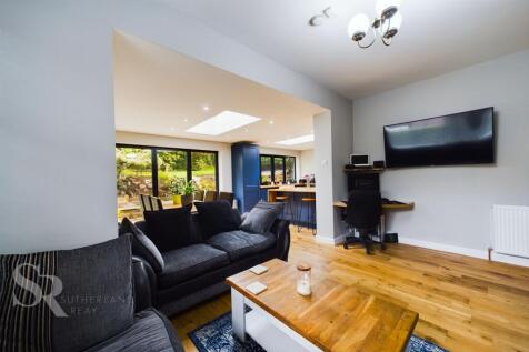 Living Area / Diner