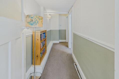 Upper Rear Hallway